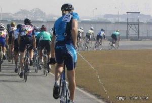 racing-bike-pee1
